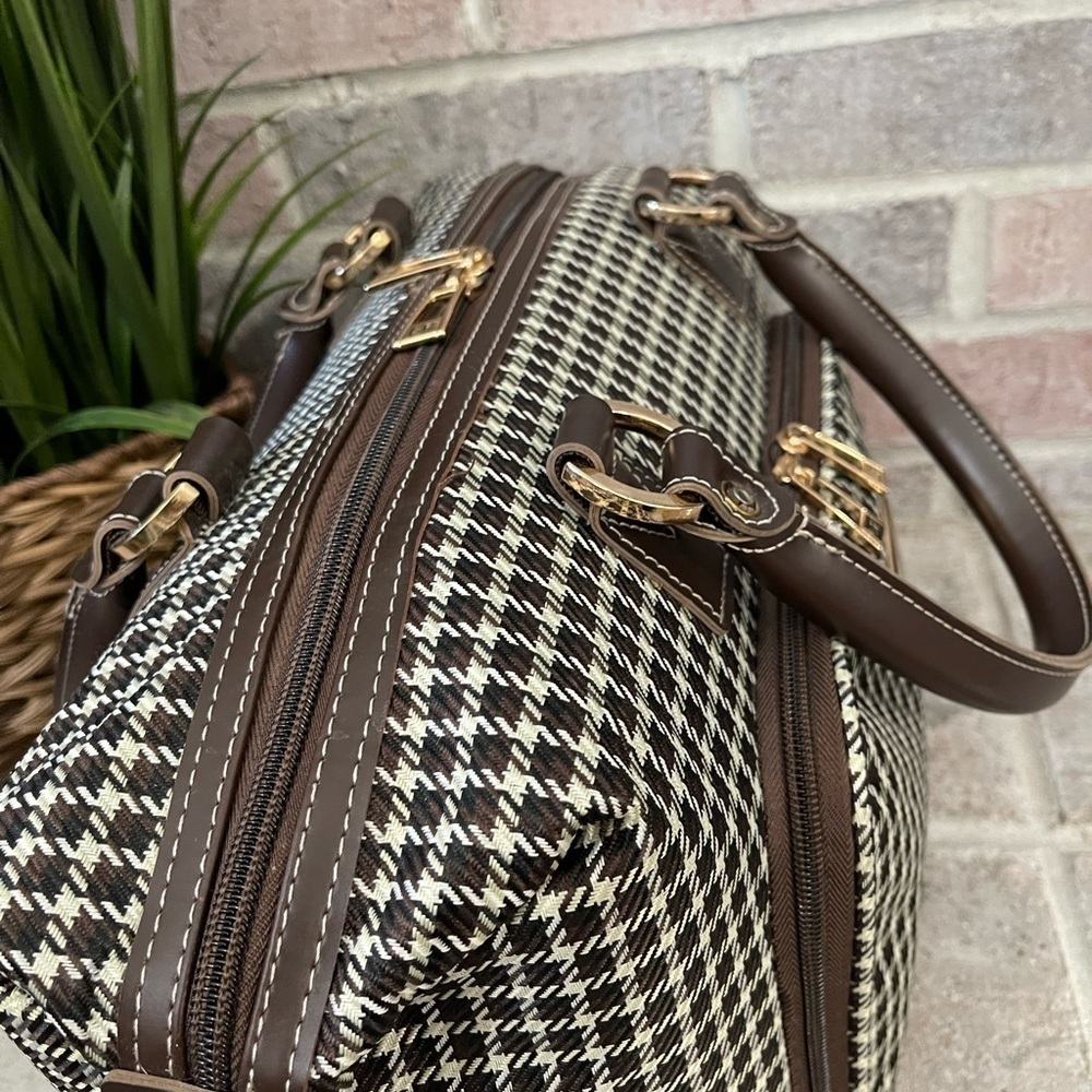 London Fog Black and White Travel Bag - Picture 2 of 15